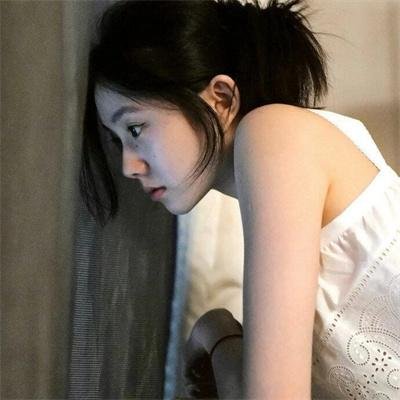 《雨中的女人》封面