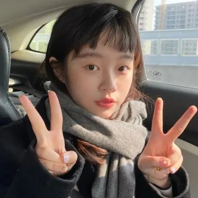 《灰色少女》封面